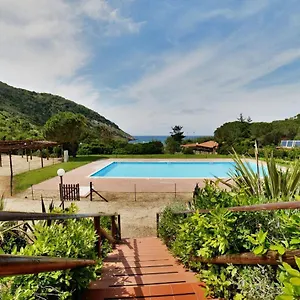 100 Mt Dal Mare E Piscina , Nisporto Italia